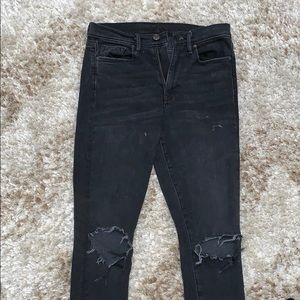 URBAN OUTFITTERS BLACKED HIGHWAISTED JEANS